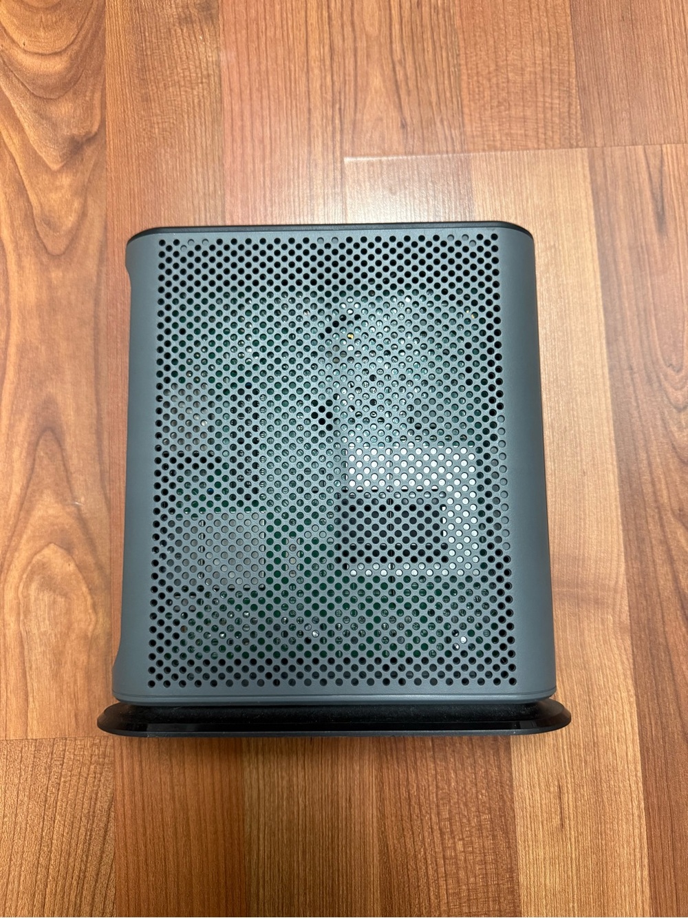 Motorola Gray Modem Router with Front LED Panel - Picture 5 of 7